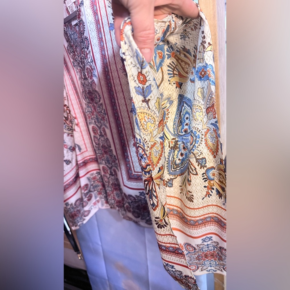 #31 Elegant Floral Patterned Blouse - Picture 4 of 4